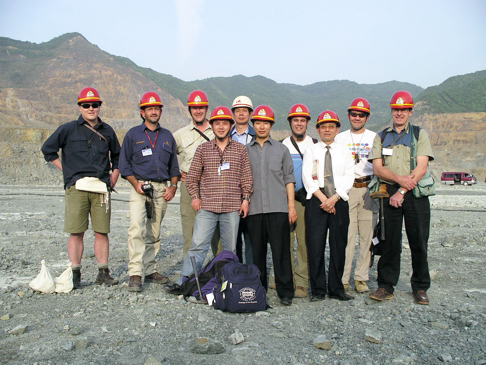Tour group at Dexing with Dexing geologists